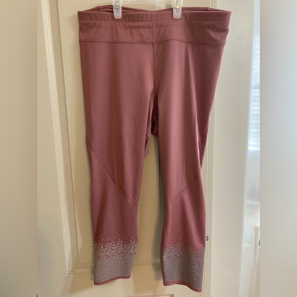 Fabletics Leggings Mauve and Gray Approx 17” waist
